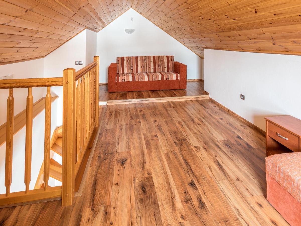 Ea Na Filipce Apartment Modrava